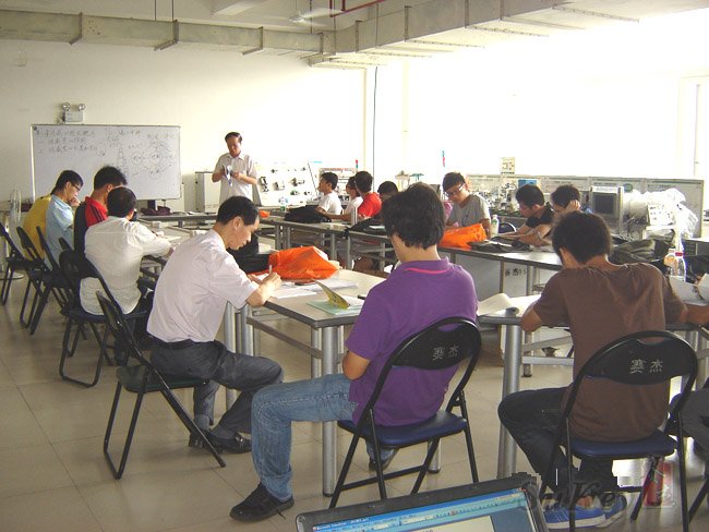 完成教育部师资培训项目，探索师资培训新模式。